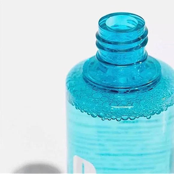 COPY - COPY - Clinique💙 - Picture 4 of 8